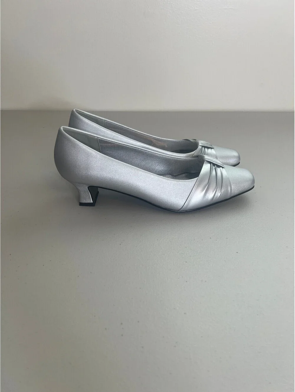 Easy Street Womens Waive Pump , SILVER SATIN , Size, 7.5